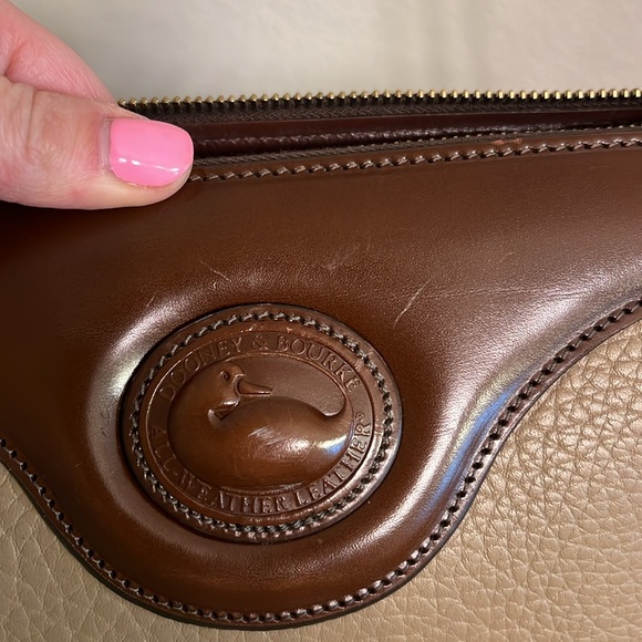 Dooney and Bourke Crossbody bag - Picture 6 of 8